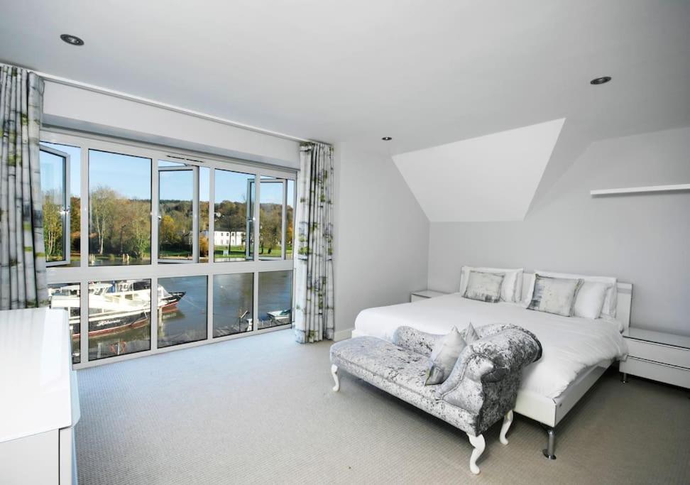 The Oars - Riverfront Property Henley-on-Thames Exteriör bild
