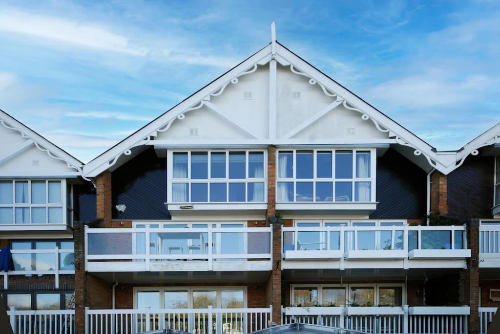 The Oars - Riverfront Property Henley-on-Thames Exteriör bild