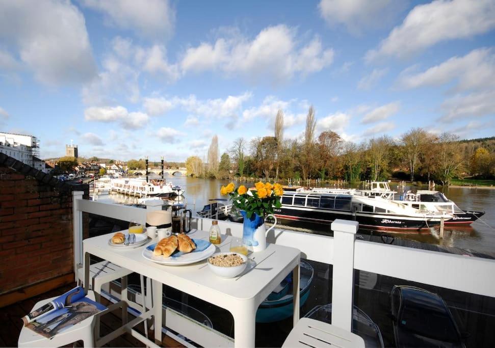 The Oars - Riverfront Property Henley-on-Thames Exteriör bild